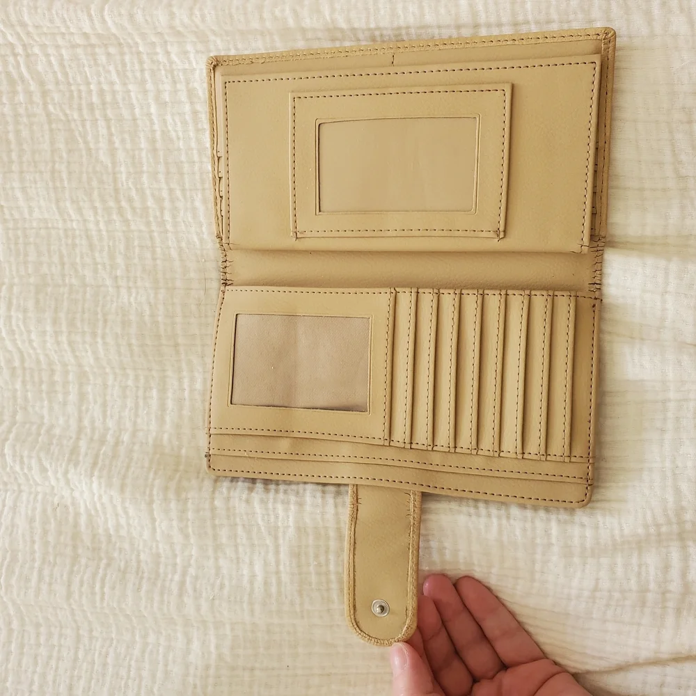 💎$3 WITH BUNDLE💎 Tan Leather Wallet
